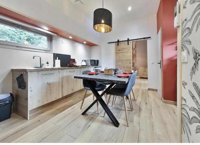 La Peniche De Fabrice Avec Jacuzzi Privatif Apartment Strasbourg Ruang foto